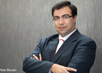 Países liderados por mulheres foram mais rápidos a confinar