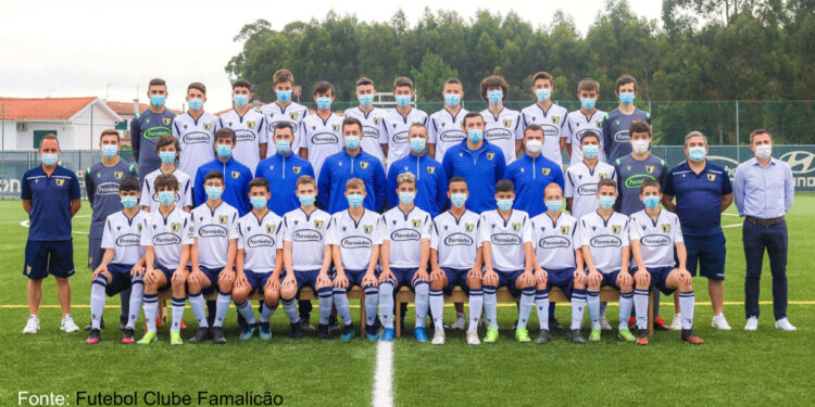 Equipa Sub-15 do FC Famalicão garante apuramento para a 2.ª fase do Campeonato Nacional