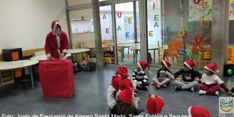 Comunidades com História distribuiu presentes às crianças das três comunidades