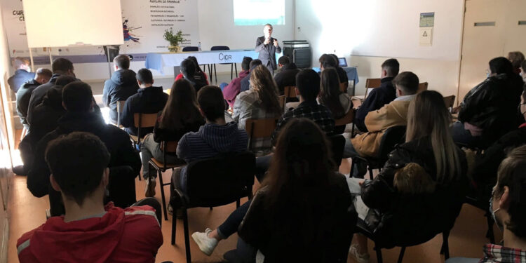 Jorge Paulo Oliveira visita Escolas de Famalicão.