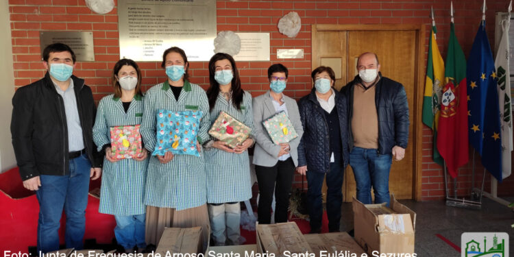 Comunidades com História distribuiu presentes às crianças das três comunidades