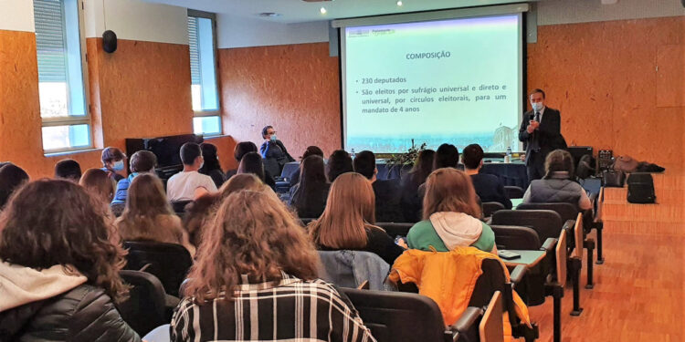 Jorge Paulo Oliveira visita Escolas de Famalicão.