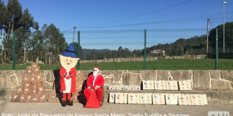 Comunidades com História distribuiu presentes às crianças das três comunidades