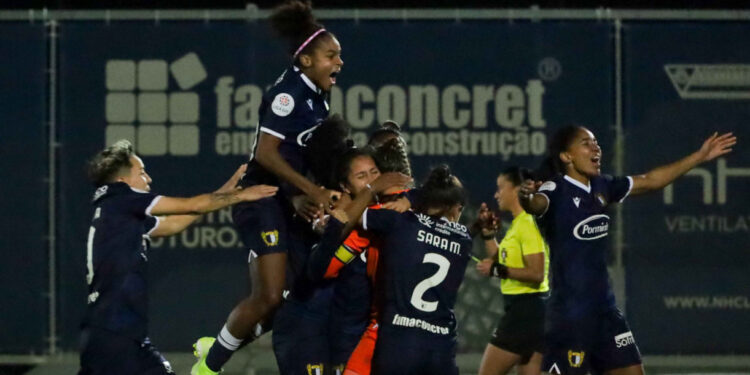 FC Famalicão Feminino nas meias finais da Taça da Liga