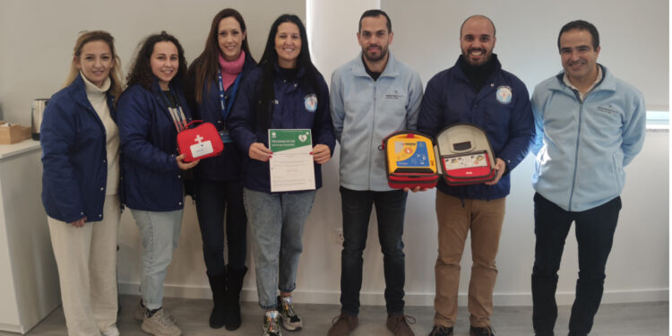HumanitAVE equipa sede com Desfibrilhador Automático Externo
