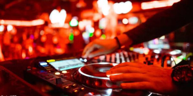 Reabertura de bares e discotecas