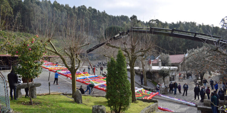 Arco da festa de S. Vicente já foi ostentado à comunidade