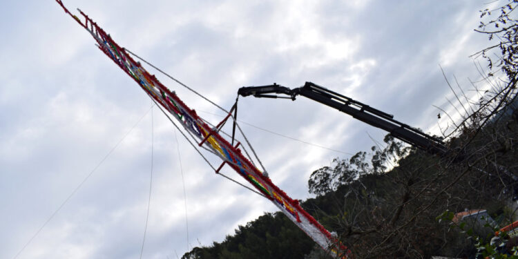 Arco da festa de S. Vicente já foi ostentado à comunidade