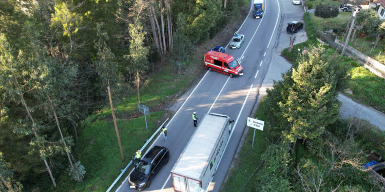 Colisão entre dois veículos na Nacional 14