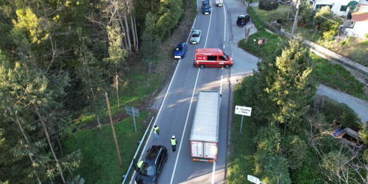 Colisão entre dois veículos na Nacional 14