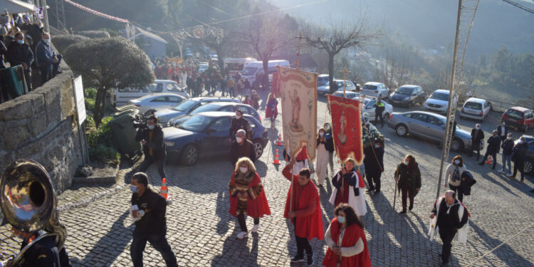 Monte de Sezures encheu para festa de S. Vicente