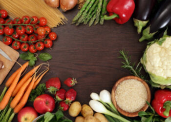 Famílias mais carenciadas vão ter cartão eletrónico para compra de alimentos