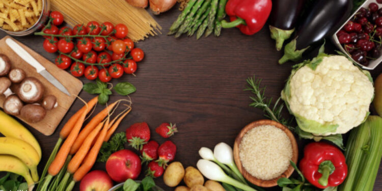 Famílias mais carenciadas vão ter cartão eletrónico para compra de alimentos