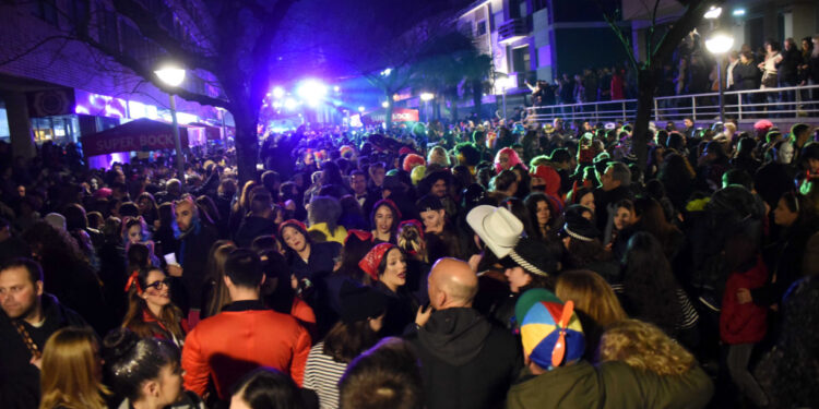 Suspensa Noite de Carnaval de Famalicão