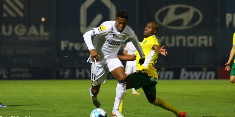 FC Famalicão empata a zero com Paços de Ferreira