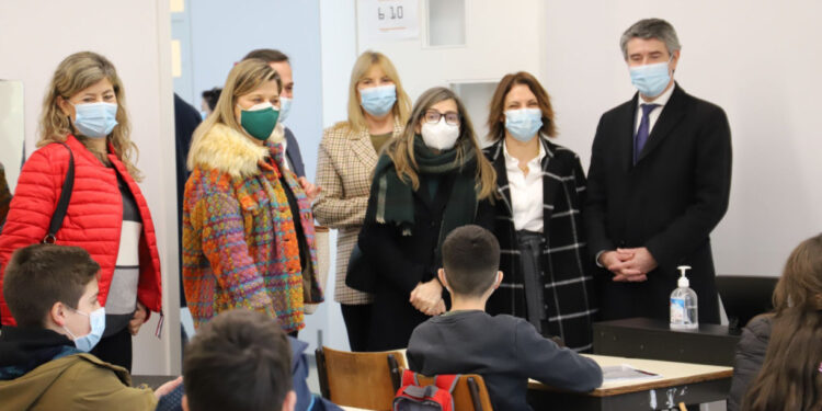 Socialistas defendem Pacto Social para a Educação