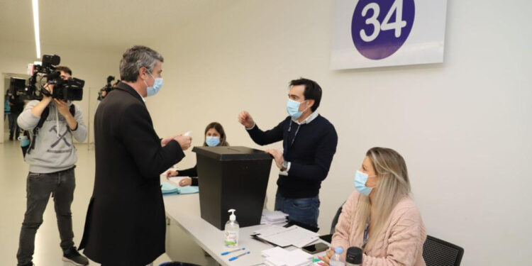 José Luís Carneiro votou este domingo em Braga