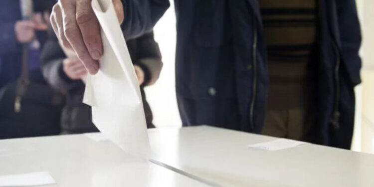 Governo duplica mesas para voto antecipado