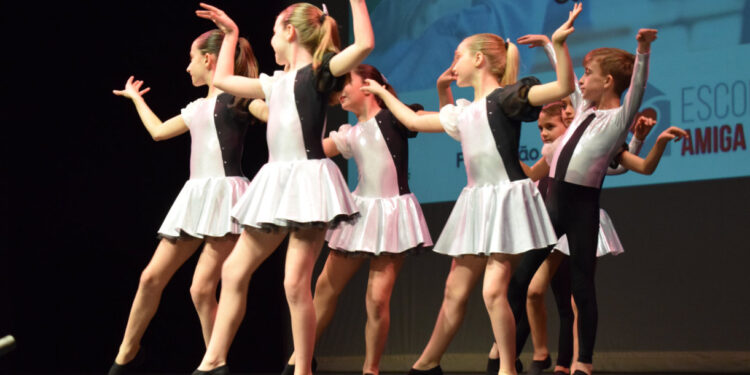 4ª Gala da “Escola Amiga da Criança” premiou projeto da Escola de Ribeirão