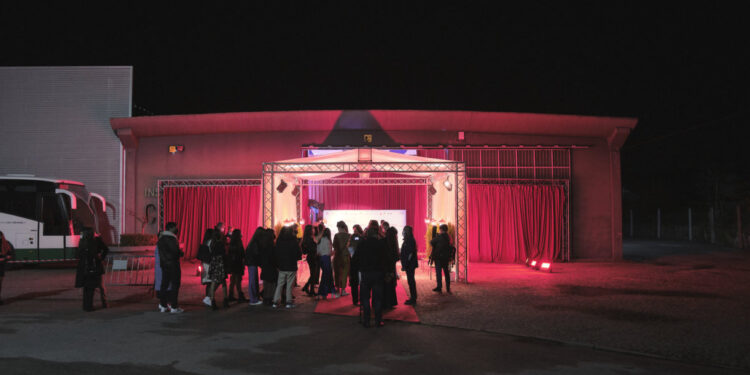 “Noite magnífica” consagra criatividade e inovação com amor e Lenços de Namorados