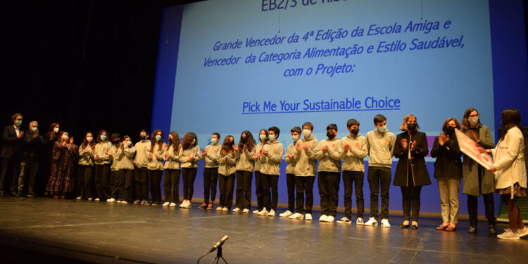 4ª Gala da “Escola Amiga da Criança” premiou projeto da Escola de Ribeirão