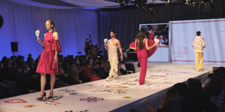 “Noite magnífica” consagra criatividade e inovação com amor e Lenços de Namorados