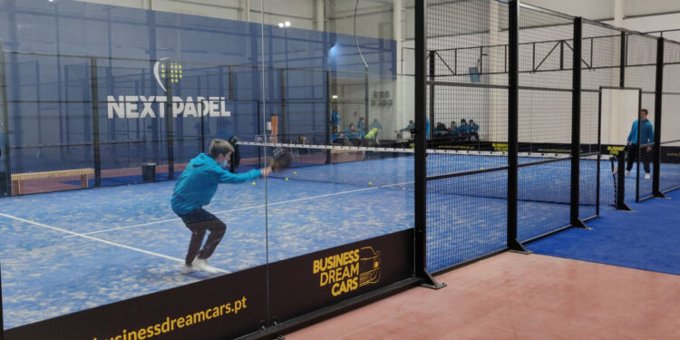 Alunos da Didáxis recebem formação de Padel