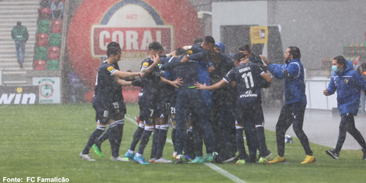 FC Famalicão garante mais três pontos na Madeira