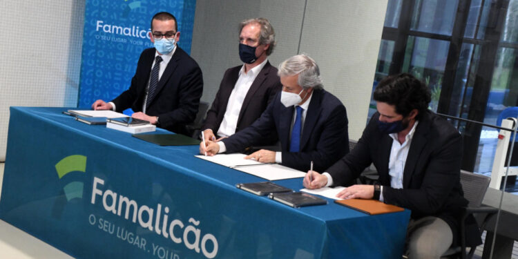 Famalicão “mergulha” numa natação de excelência