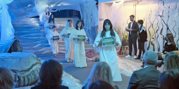 Vila Verde: Alunos usam moda para apelar à defesa dos oceanos 