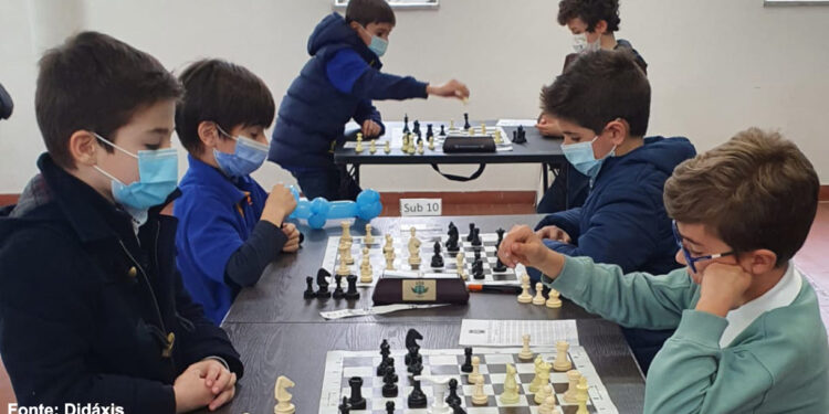 CX A2D mantém hegemonia no xadrez distrital jovem