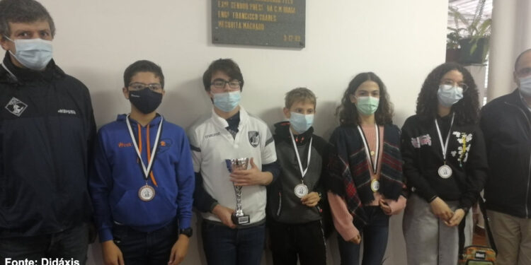 CX A2D mantém hegemonia no xadrez distrital jovem