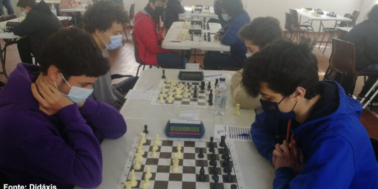 CX A2D mantém hegemonia no xadrez distrital jovem