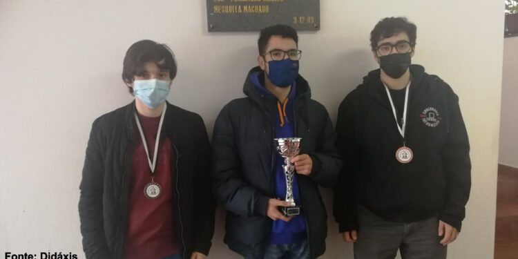 CX A2D mantém hegemonia no xadrez distrital jovem