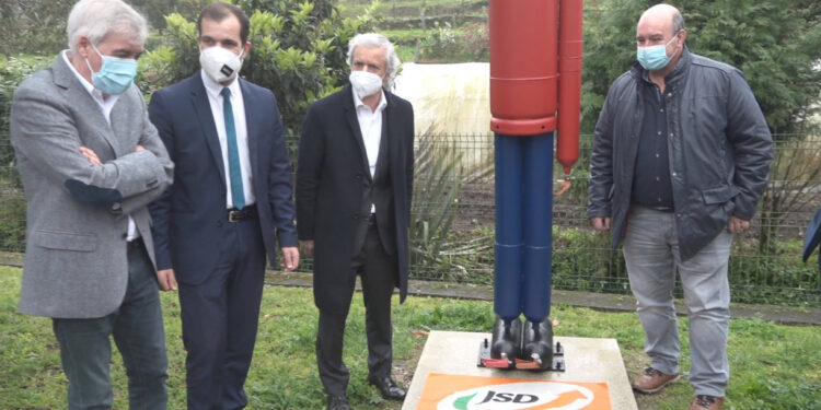 Telhado homenageou bombeiros