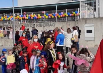 Centro Escolar de Ribeirão festeja Carnaval