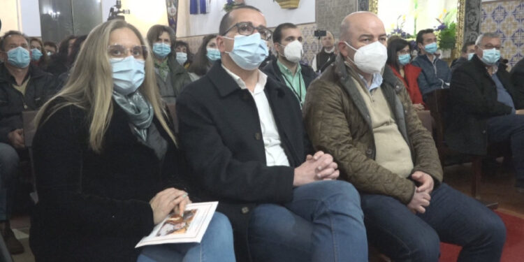 Arautos do Evangelho unem música e oração