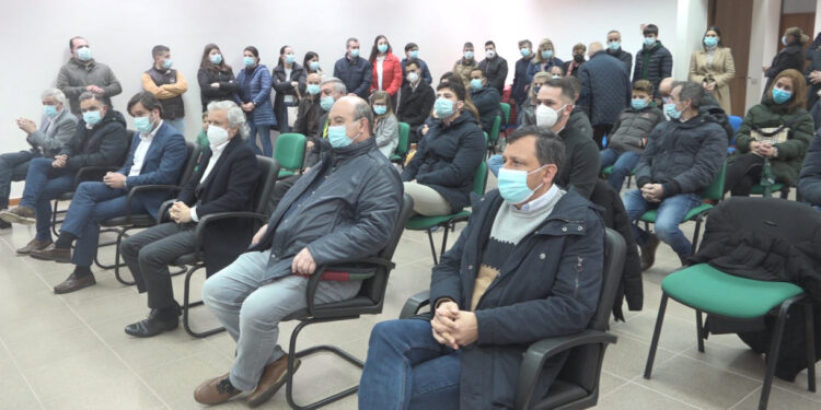 Telhado homenageou bombeiros