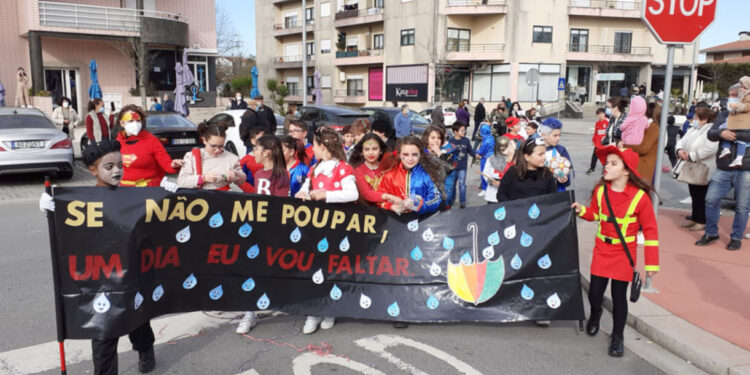 Centro Escolar de Ribeirão festeja Carnaval