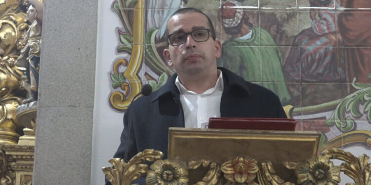 Arautos do Evangelho unem música e oração