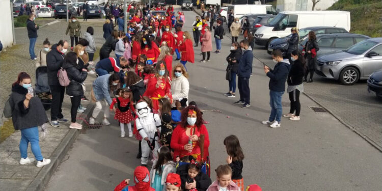 Centro Escolar de Ribeirão festeja Carnaval