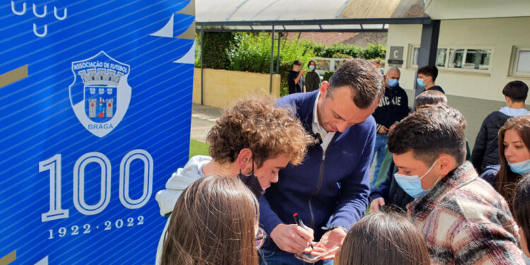 “Árbitro na Escola” arrancou hoje em Braga