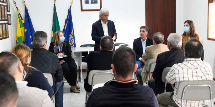 Carências e soluções em cima da mesa