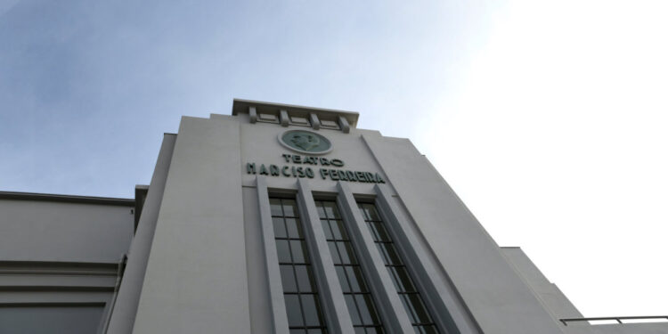 Teatro Narciso Ferreira com cinema gratuito