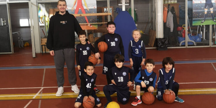 Basquetebol: Séniores do FAC de pedra e cal