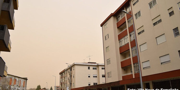 Poeira laranja do Saara atinge Portugal