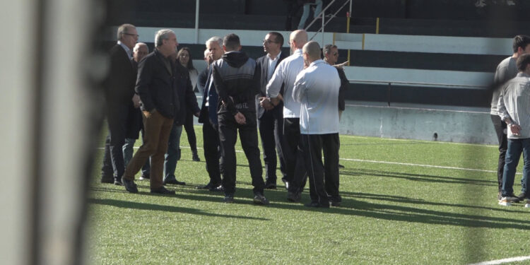 Renovado o piso sintético do Operário FC