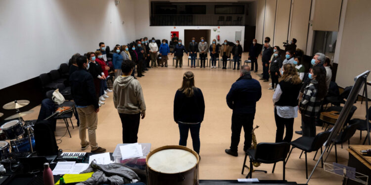 Música sobe ao palco em Avidos
