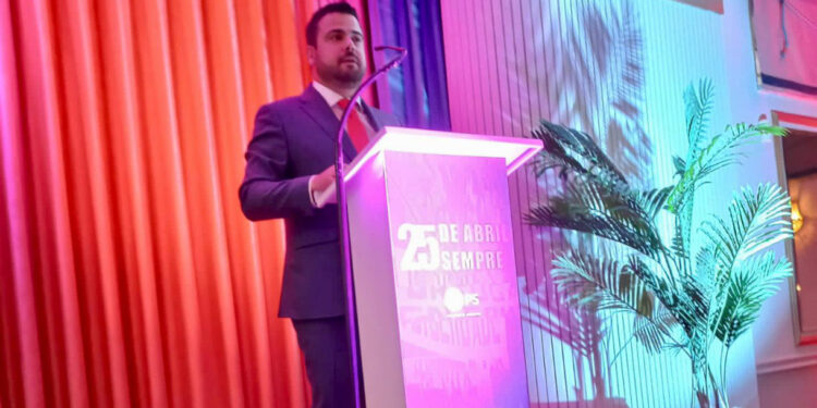 Famalicão: PS celebrou 25 de Abril com convívio