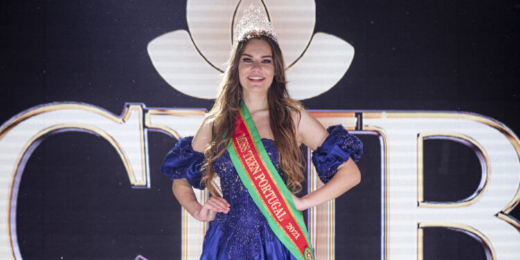 Miss Braga no pódio do concurso Miss Queen Portugal